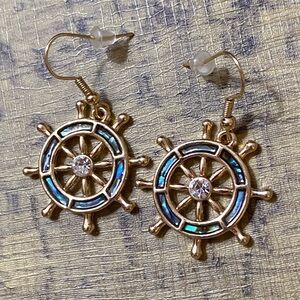 Anchor earrings. Opal and rose old color.